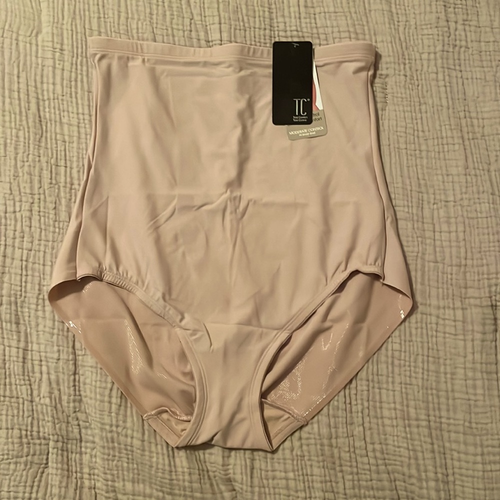 NWT TC Plus Size Moderate Control Hi-Waist Brief